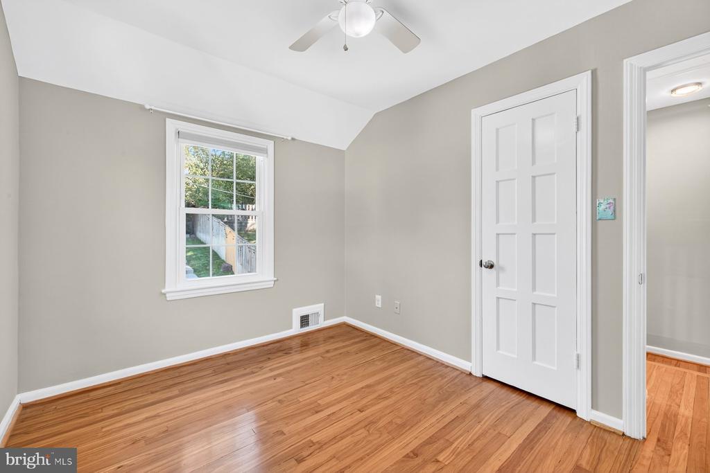 2706 FARMINGTON DRIVE