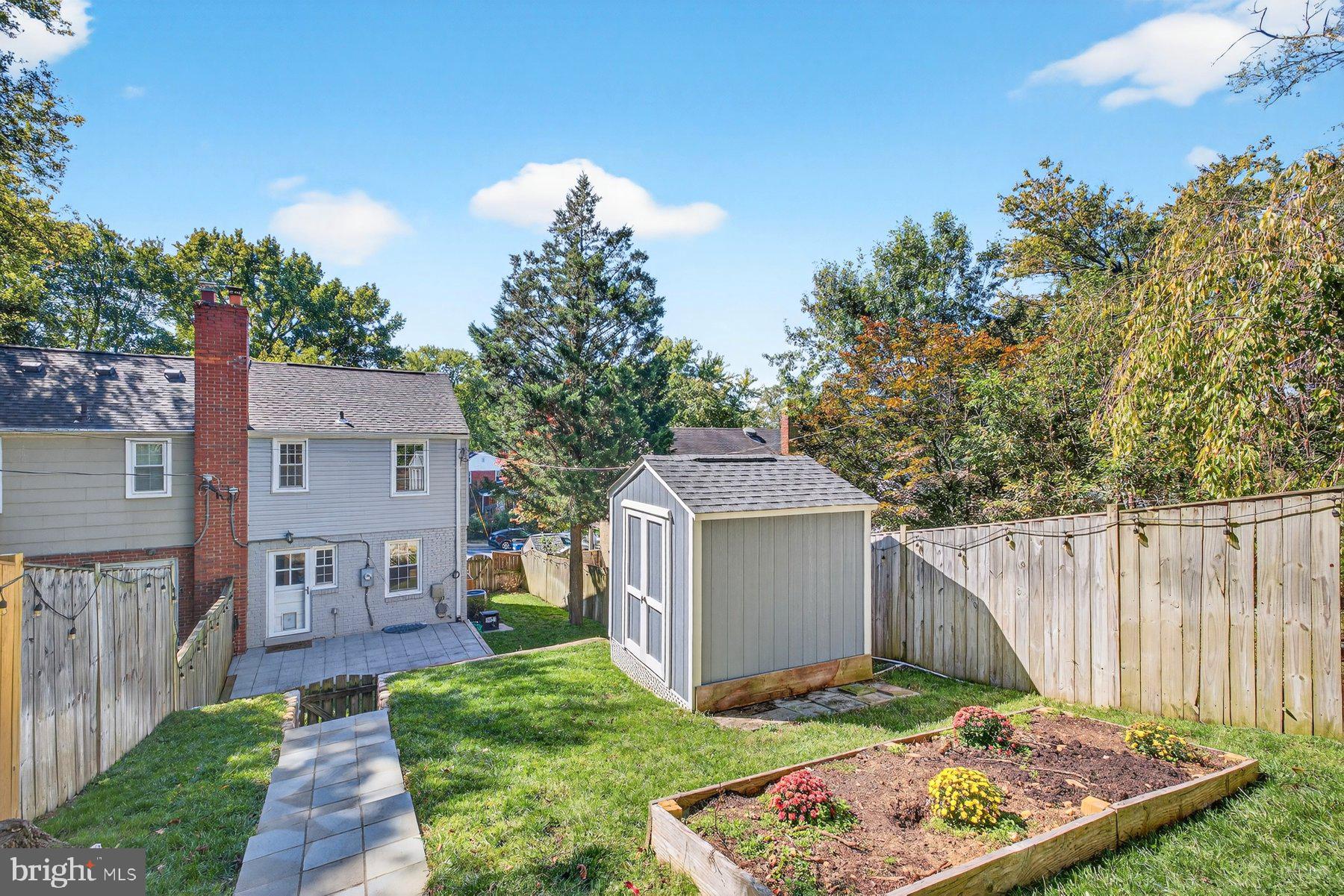 2706 FARMINGTON DRIVE