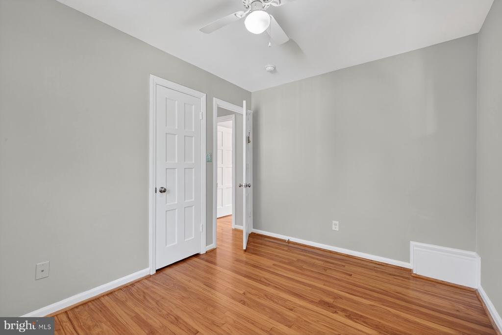 2706 FARMINGTON DRIVE