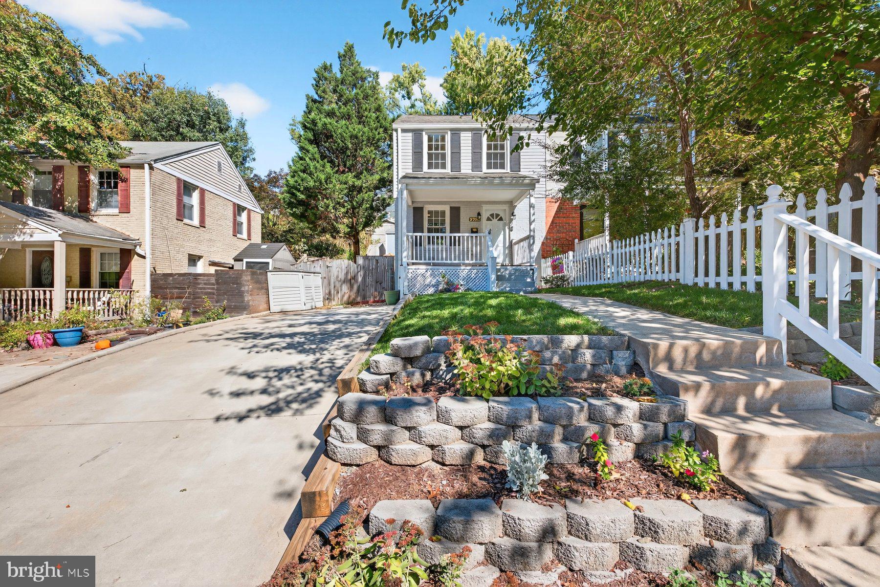 2706 FARMINGTON DRIVE