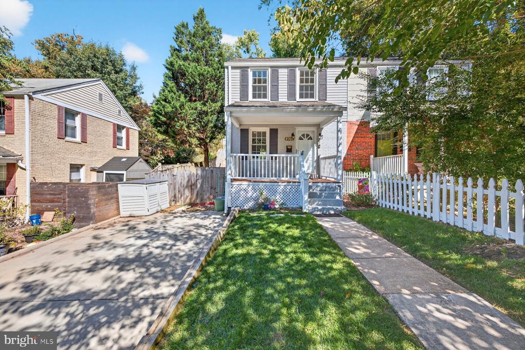 2706 FARMINGTON DRIVE