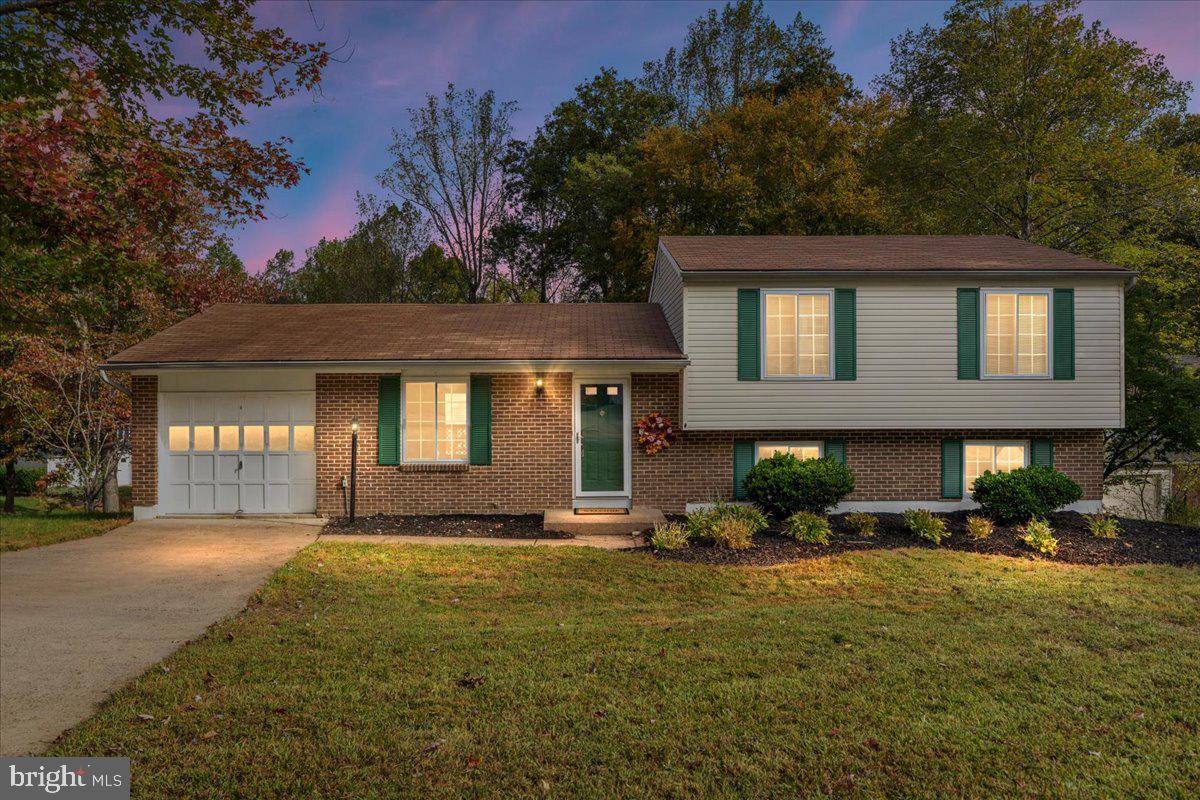 7743 MIDDLE VALLEY DRIVE