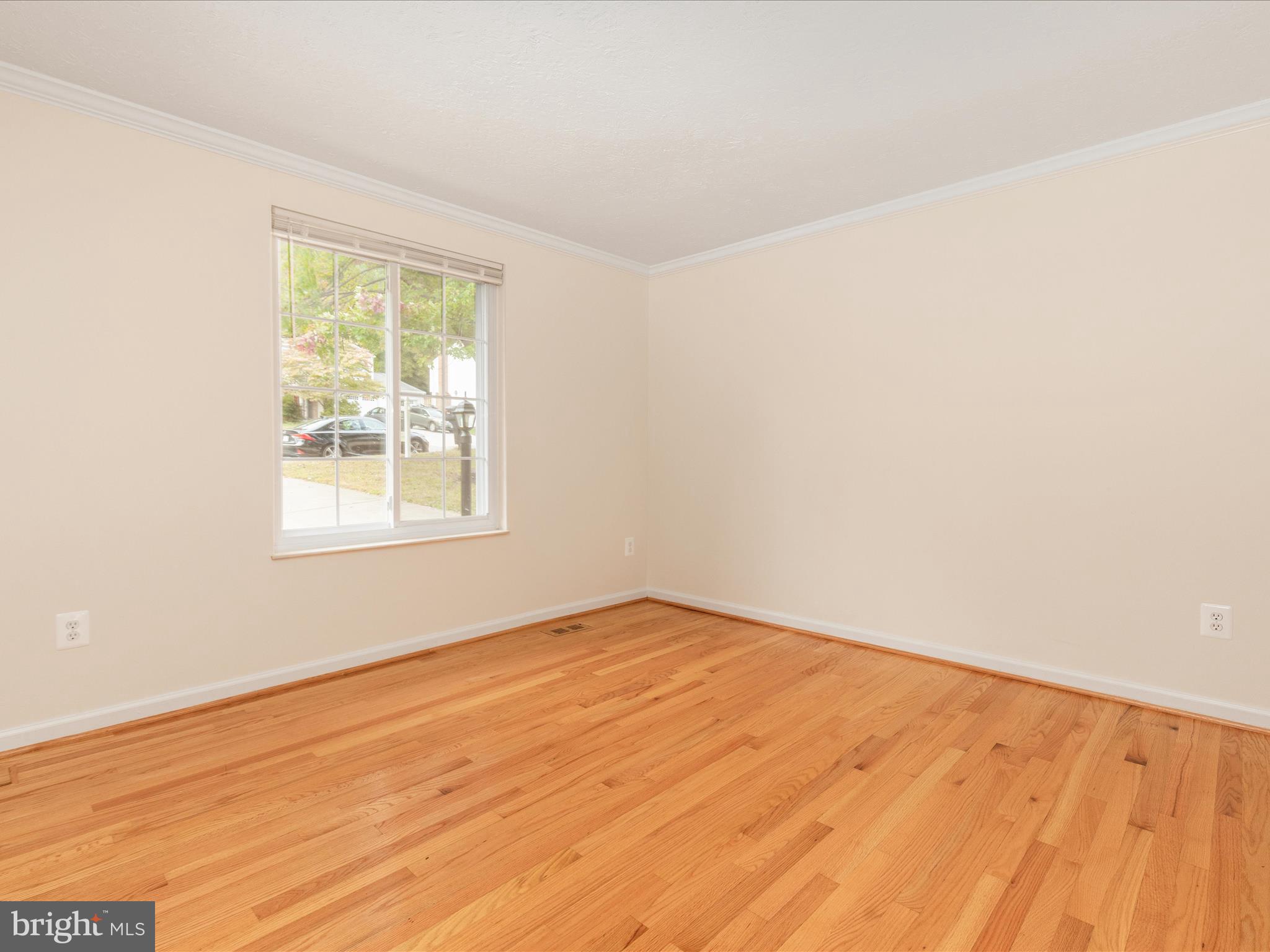 7743 MIDDLE VALLEY DRIVE