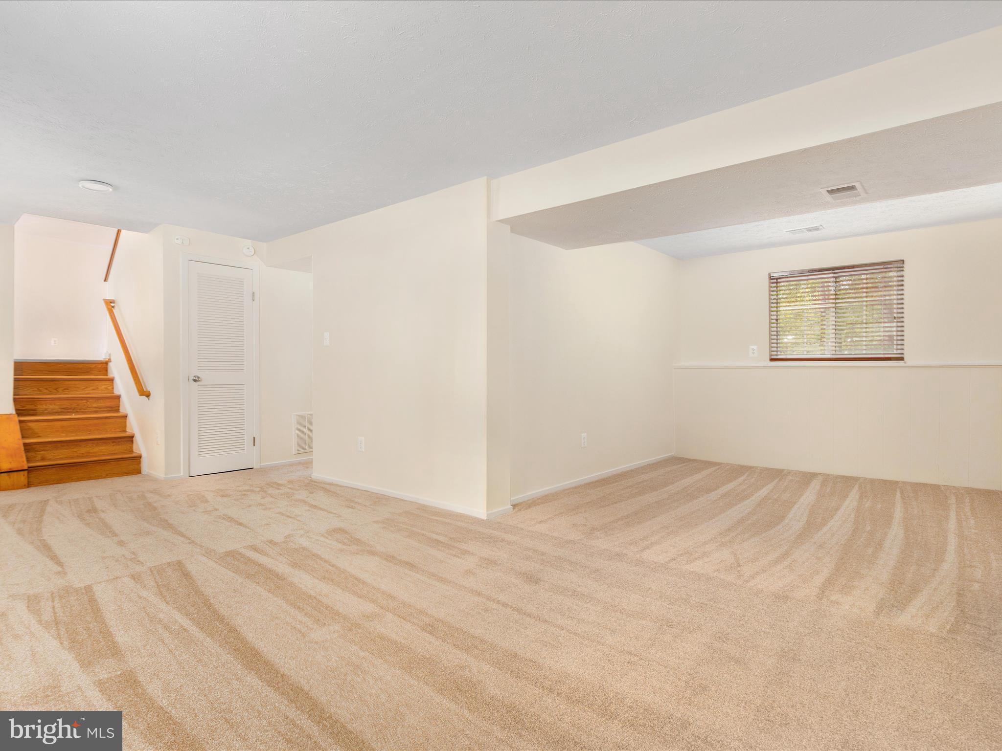 7743 MIDDLE VALLEY DRIVE