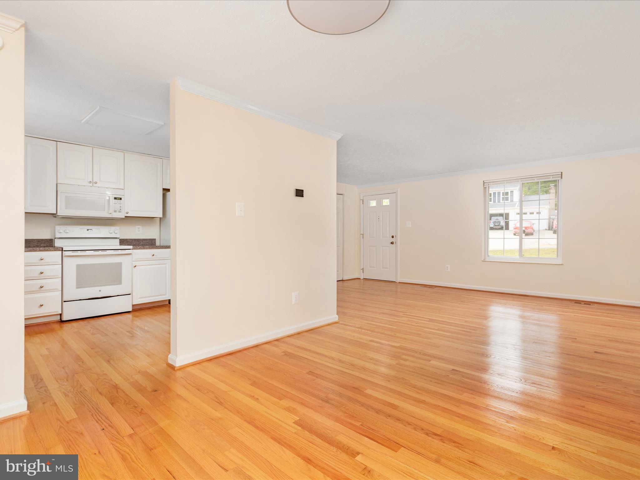 7743 MIDDLE VALLEY DRIVE