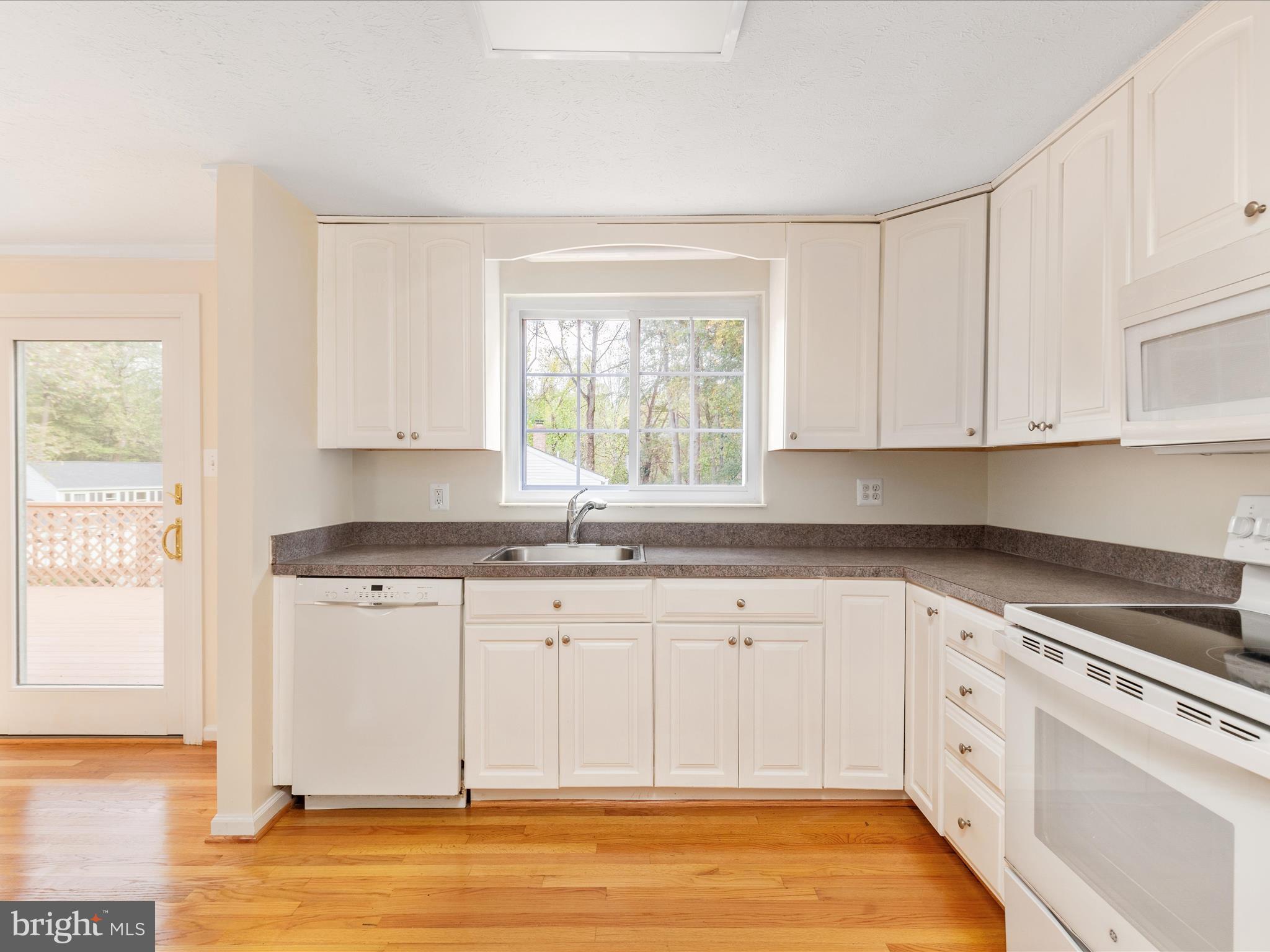 7743 MIDDLE VALLEY DRIVE