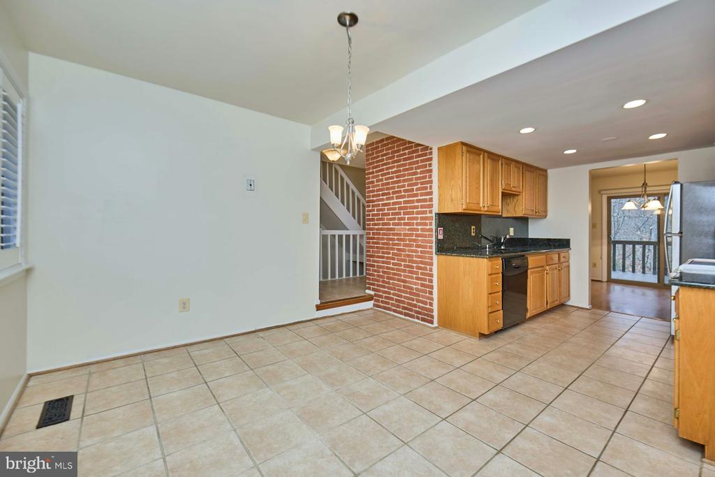 8566 GWYNEDD WAY
