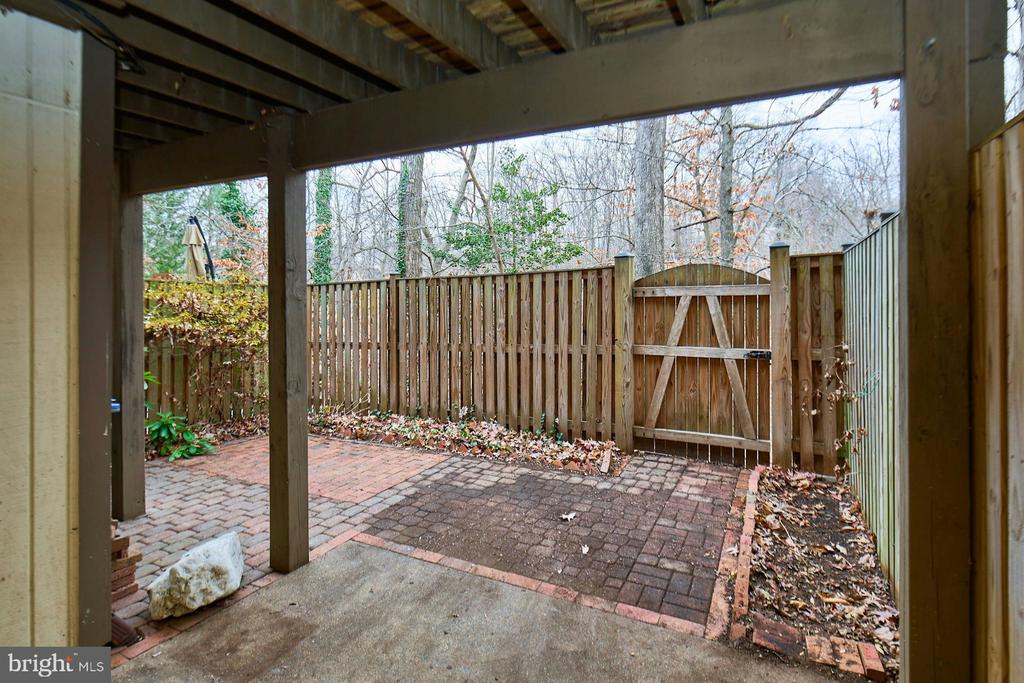 8566 GWYNEDD WAY