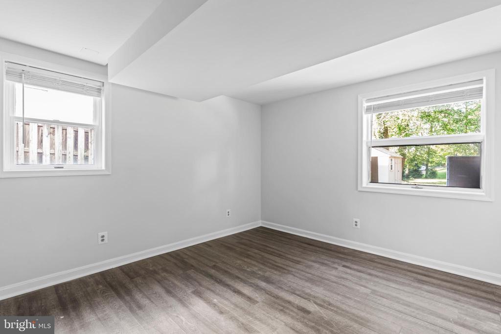 6616 KIRBY COURT