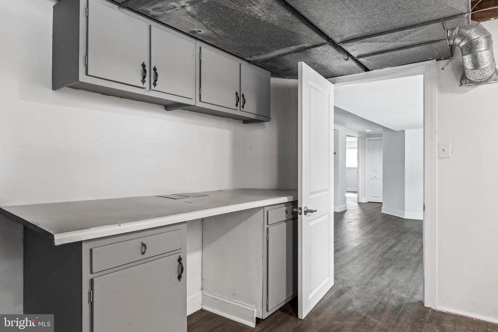 6616 KIRBY COURT
