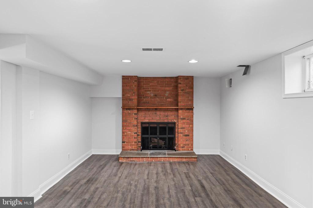 6616 KIRBY COURT