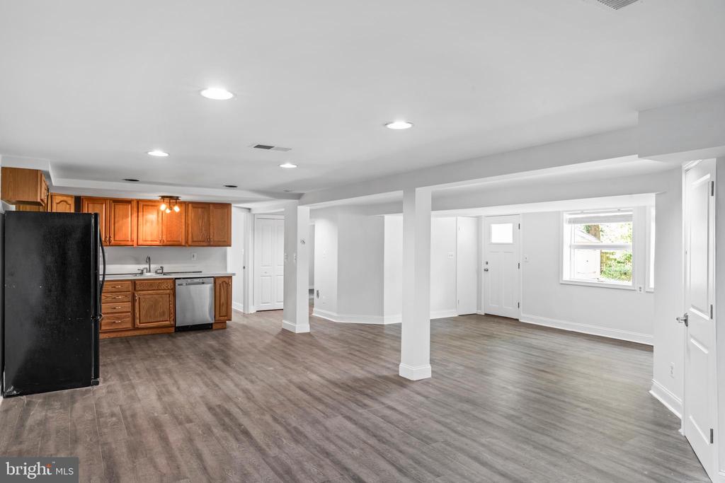 6616 KIRBY COURT