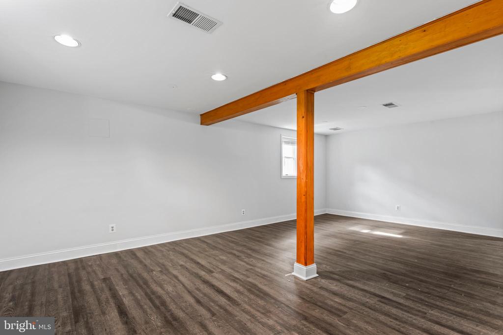 6616 KIRBY COURT