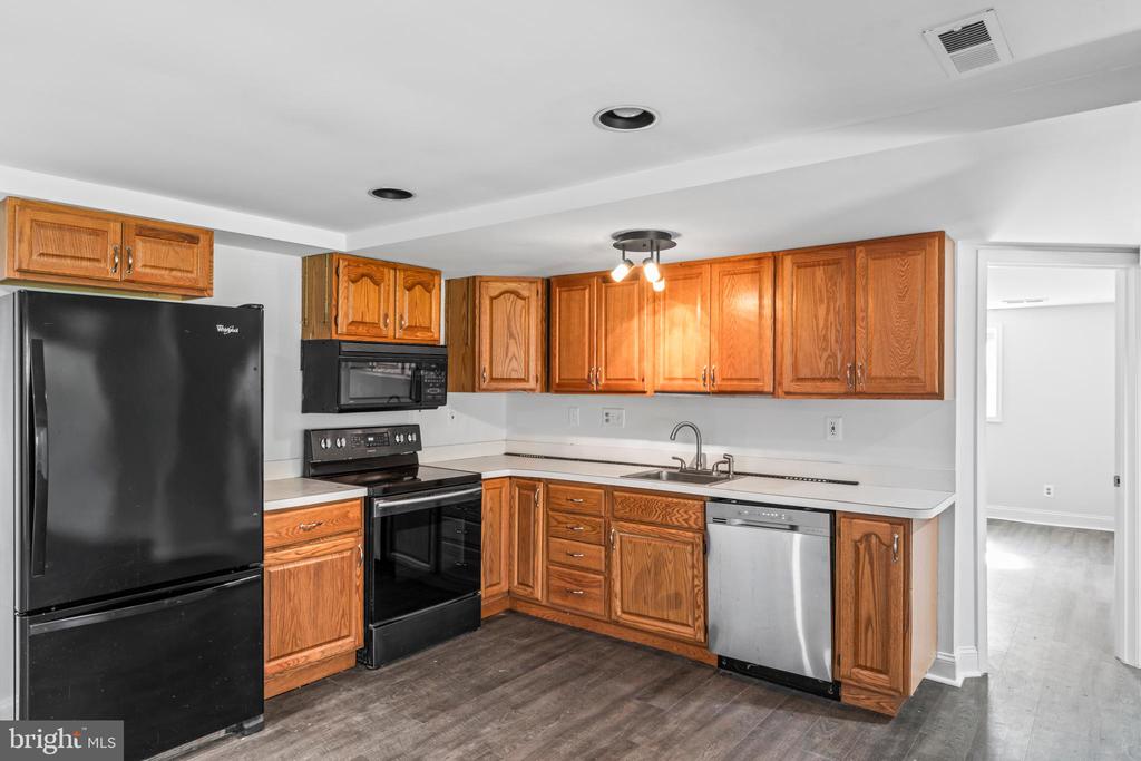 6616 KIRBY COURT
