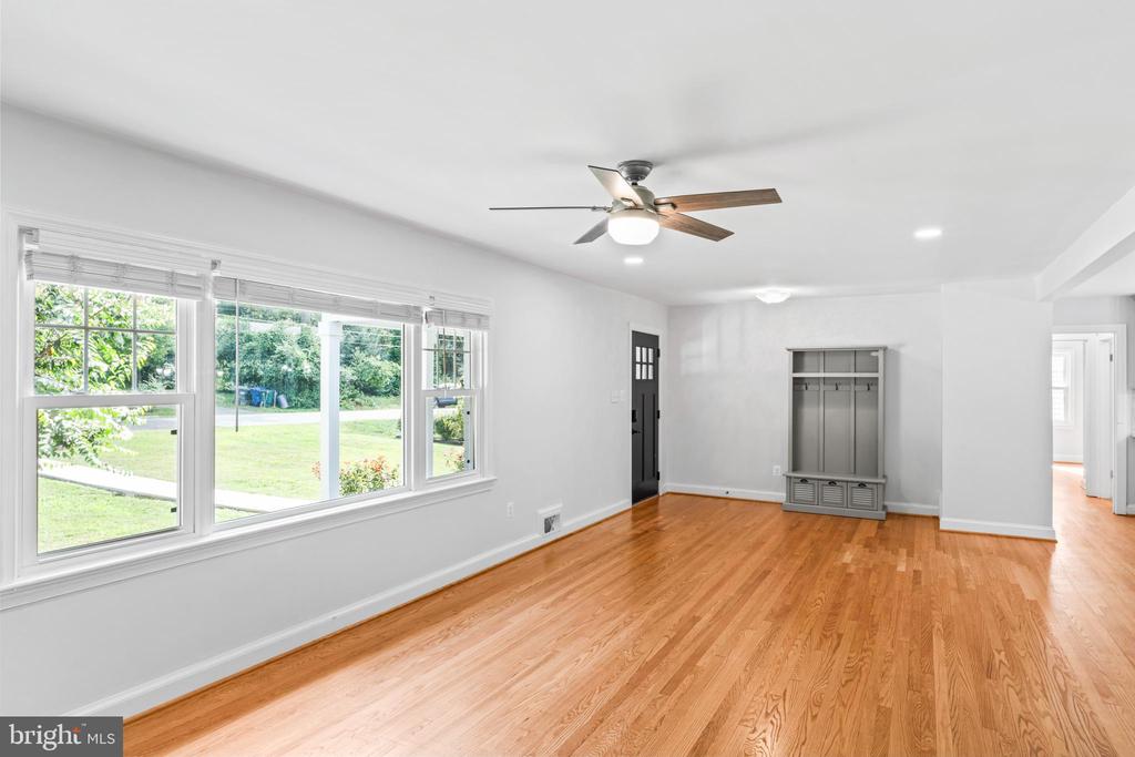 6616 KIRBY COURT