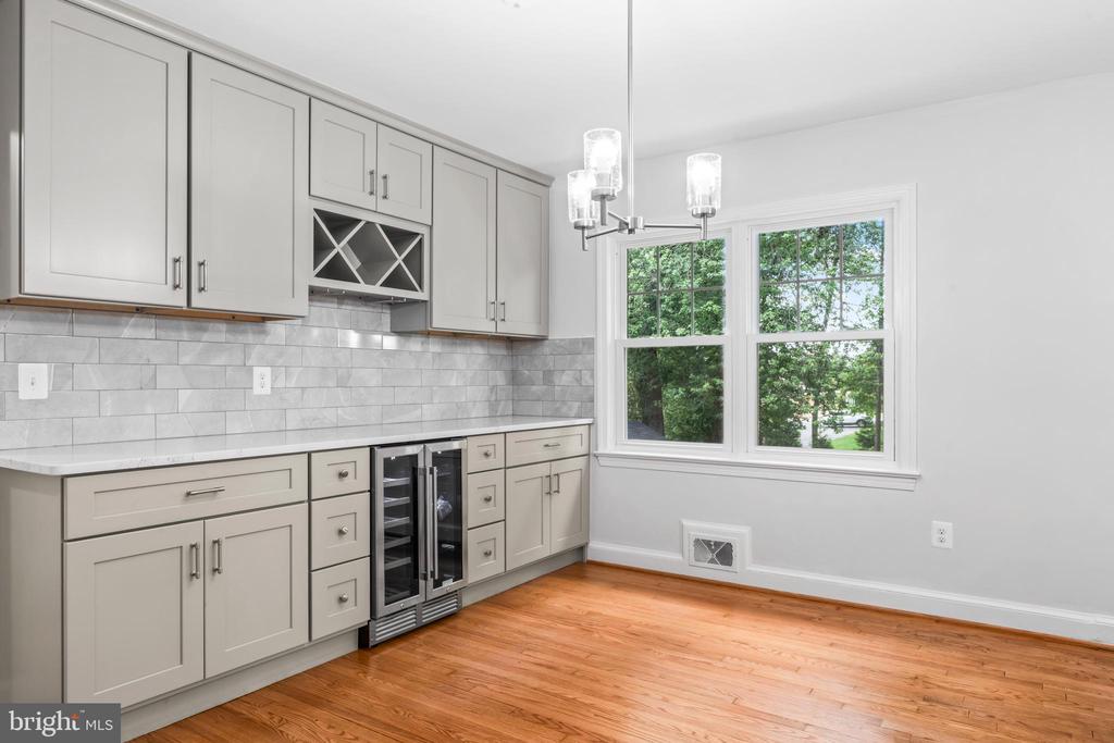 6616 KIRBY COURT