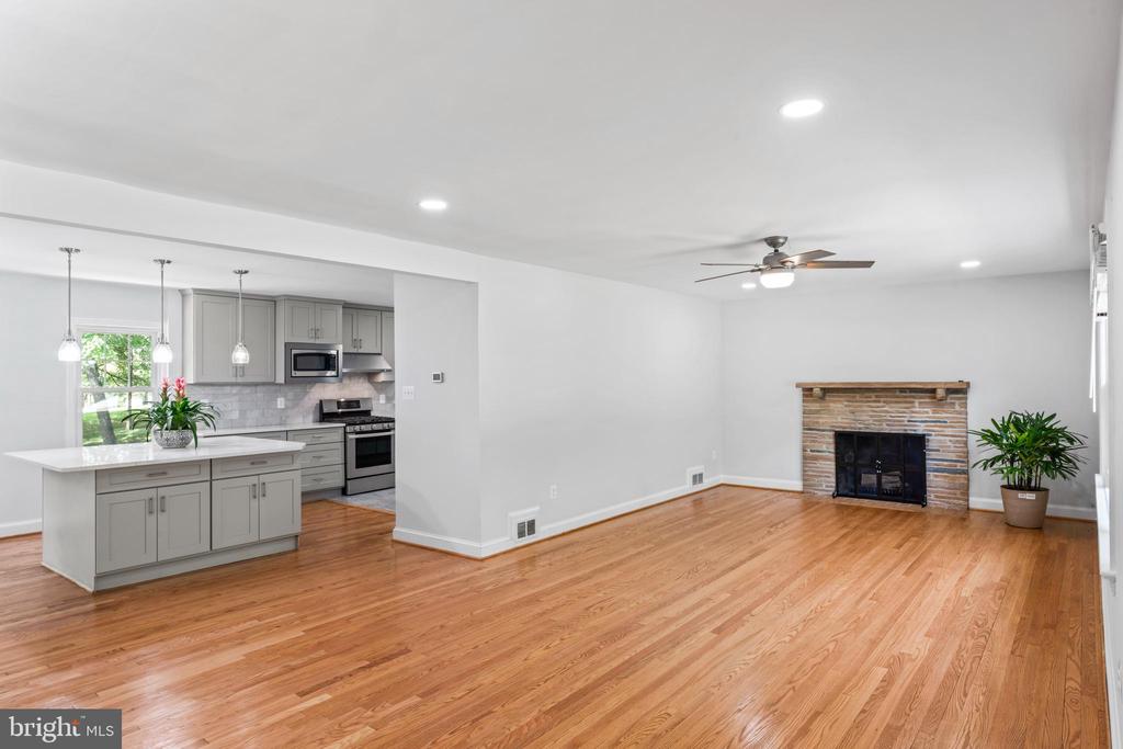 6616 KIRBY COURT