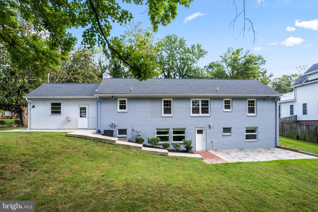 6616 KIRBY COURT