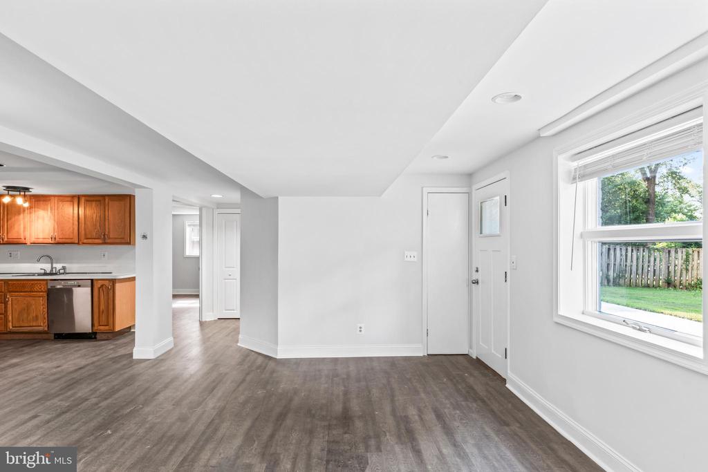6616 KIRBY COURT