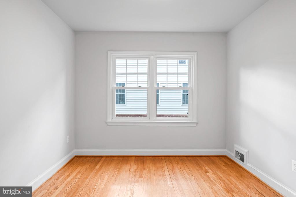 6616 KIRBY COURT