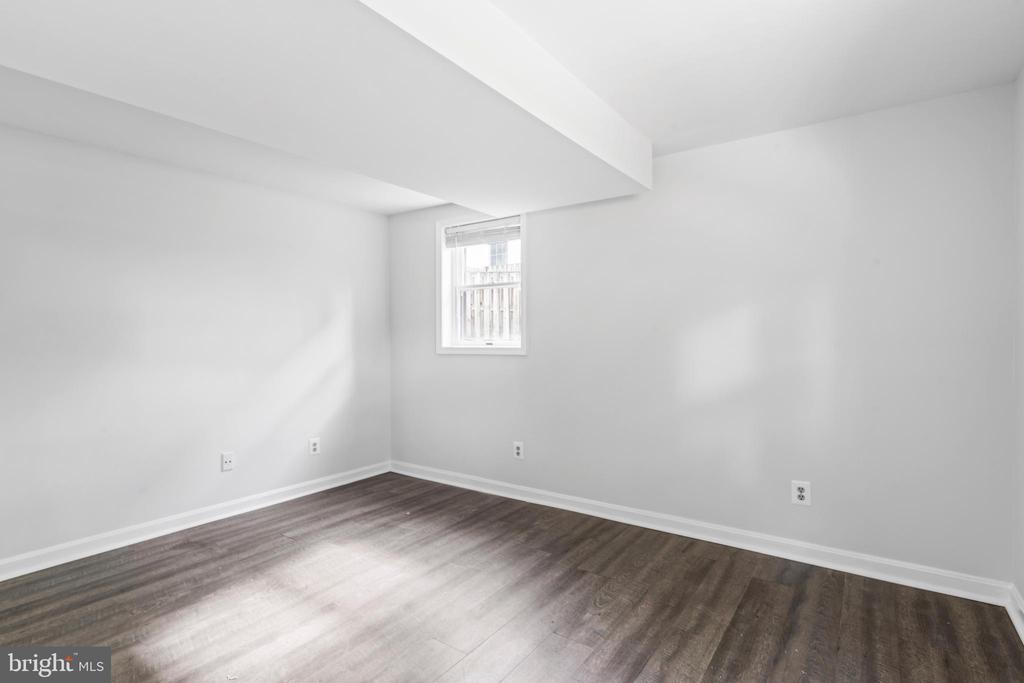 6616 KIRBY COURT
