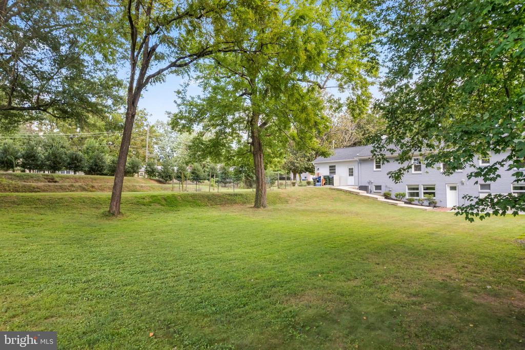 6616 KIRBY COURT