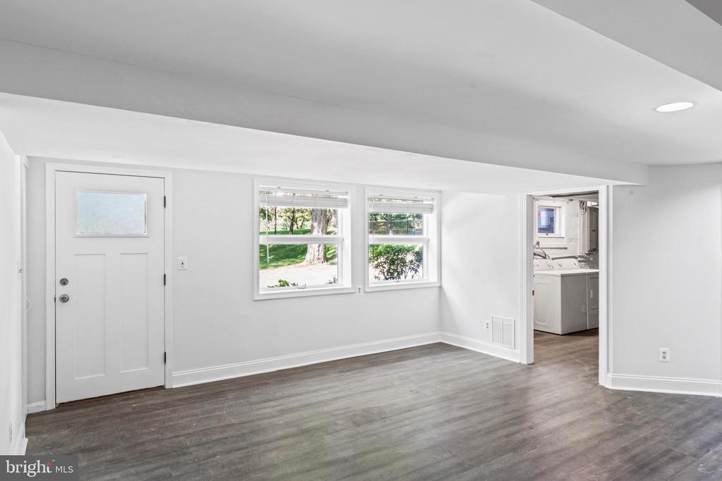 6616 KIRBY COURT