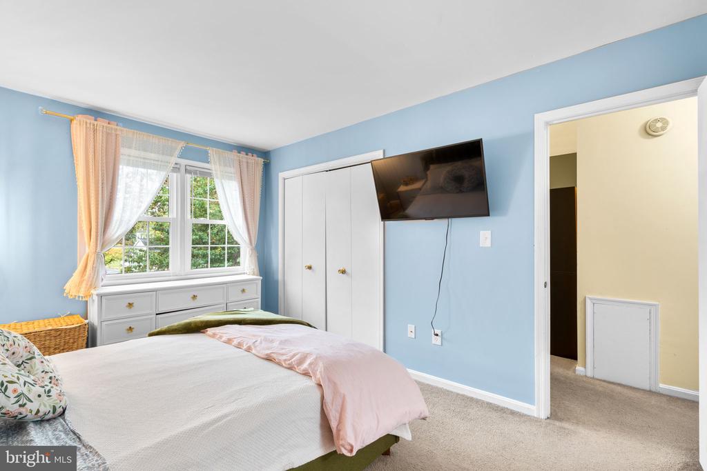 702 HEMLOCK COURT
