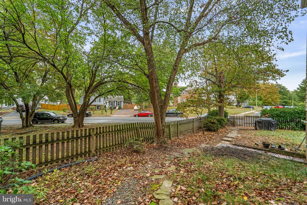 702 HEMLOCK COURT