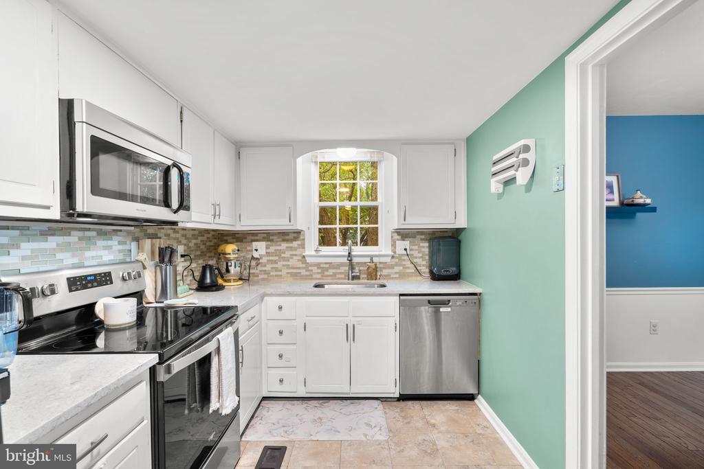 702 HEMLOCK COURT