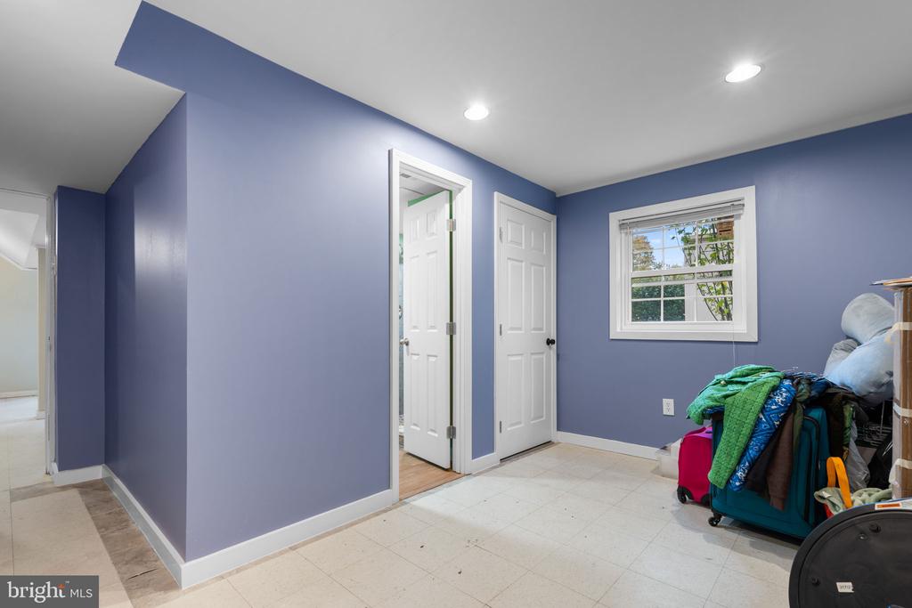 702 HEMLOCK COURT
