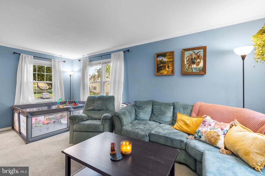 702 HEMLOCK COURT