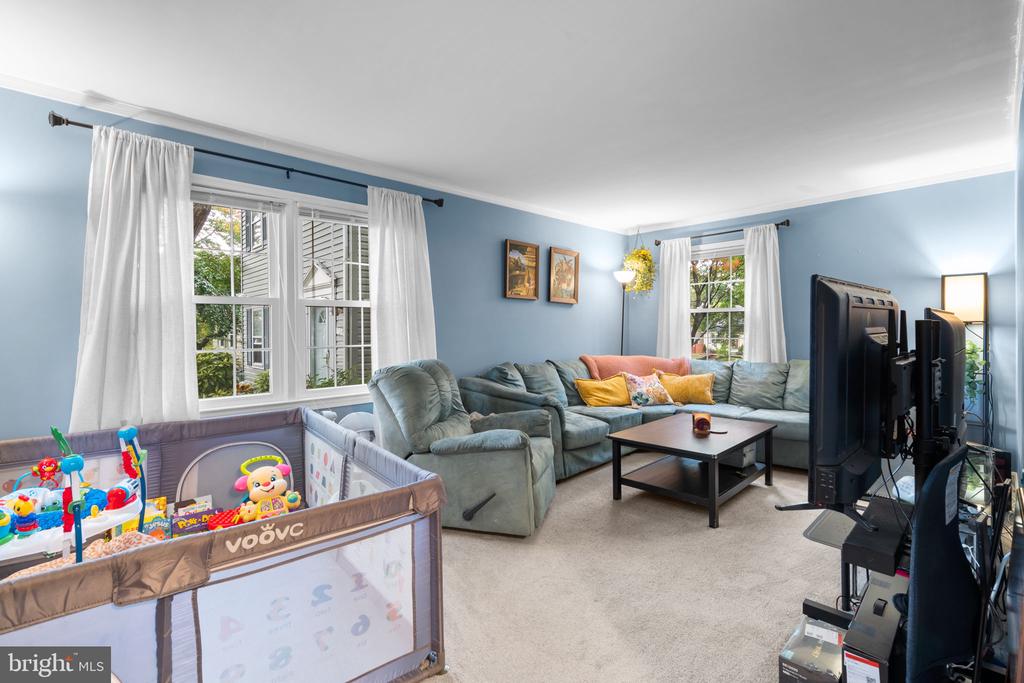 702 HEMLOCK COURT