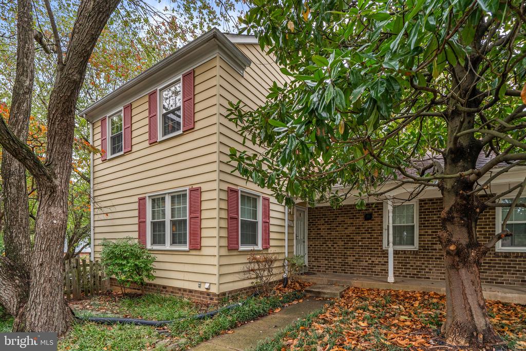 702 HEMLOCK COURT