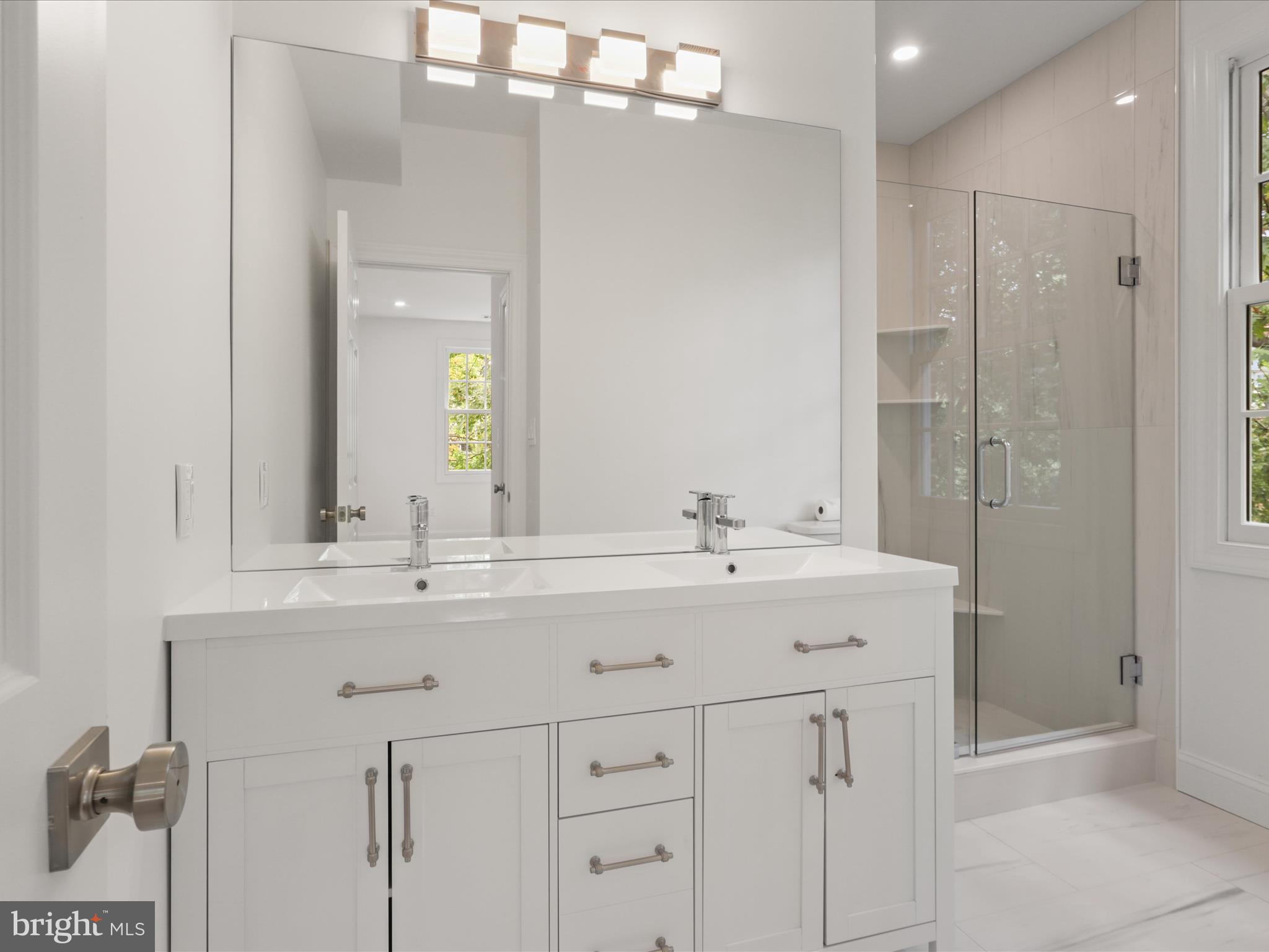 1125 KENSINGTON ROAD