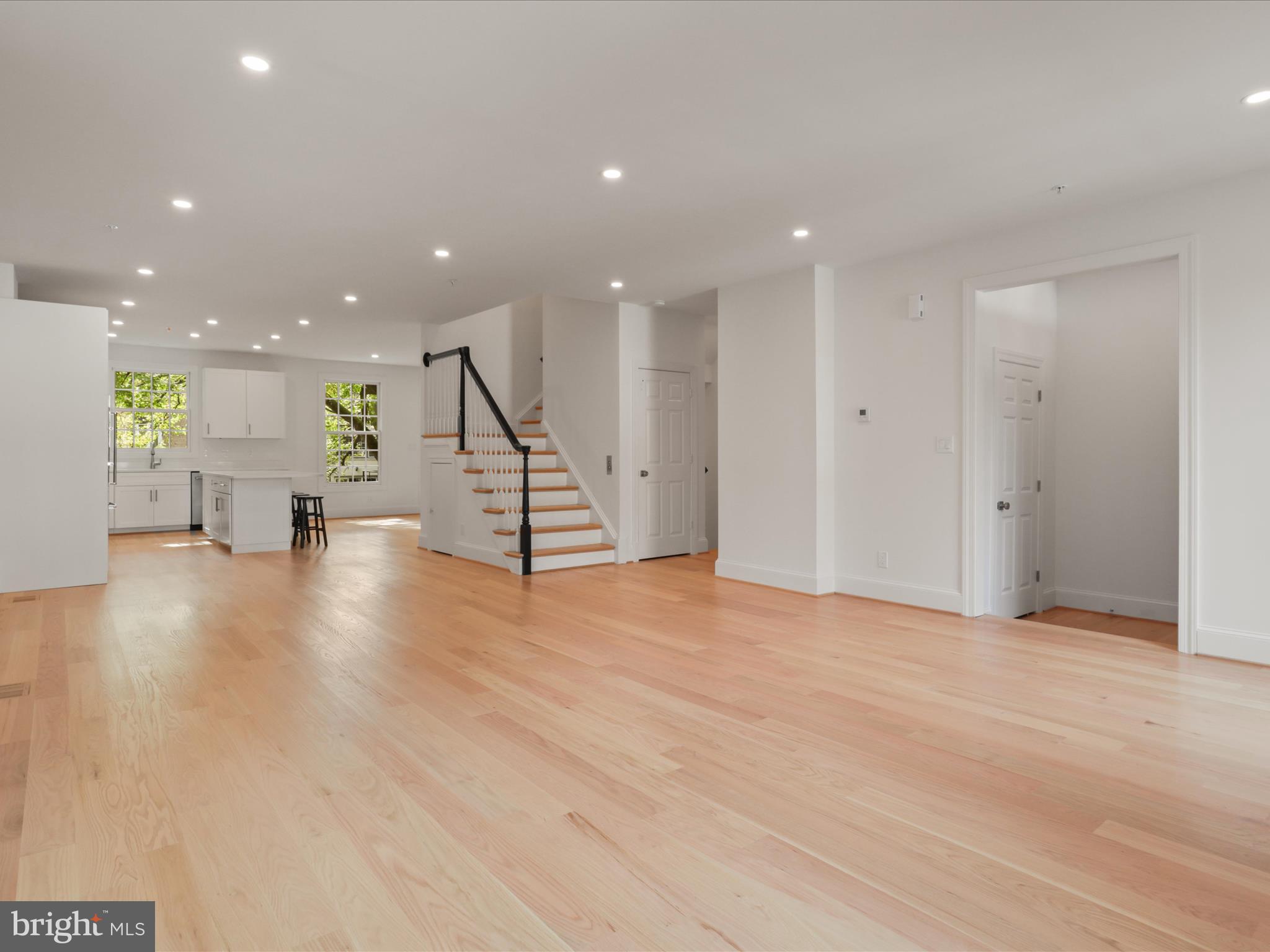 1125 KENSINGTON ROAD