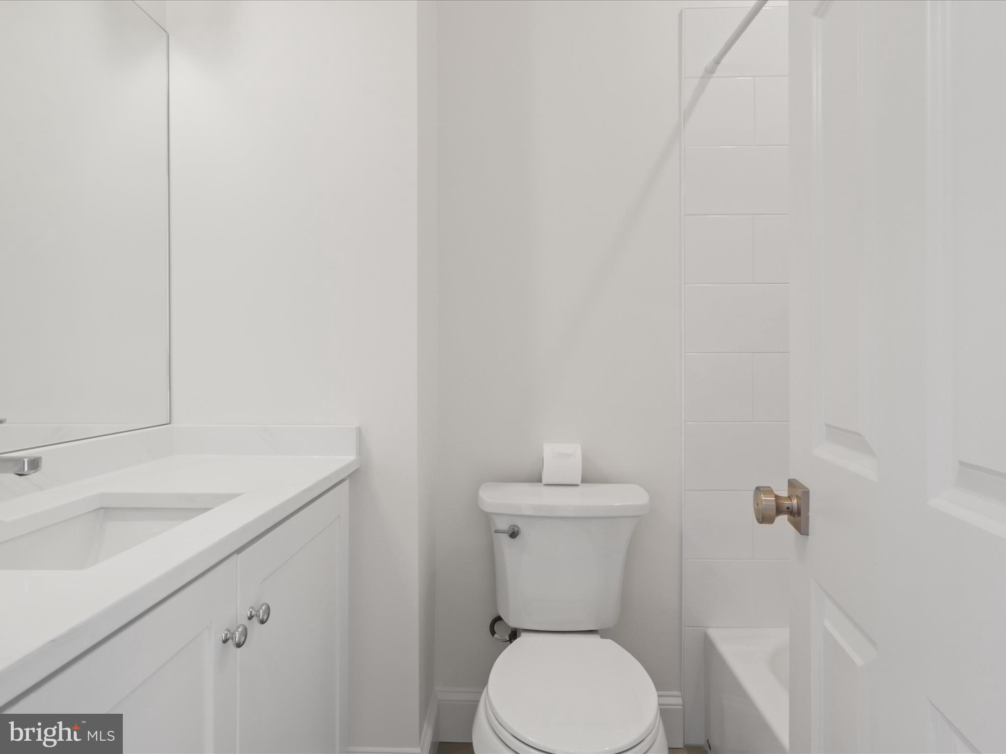 1125 KENSINGTON ROAD