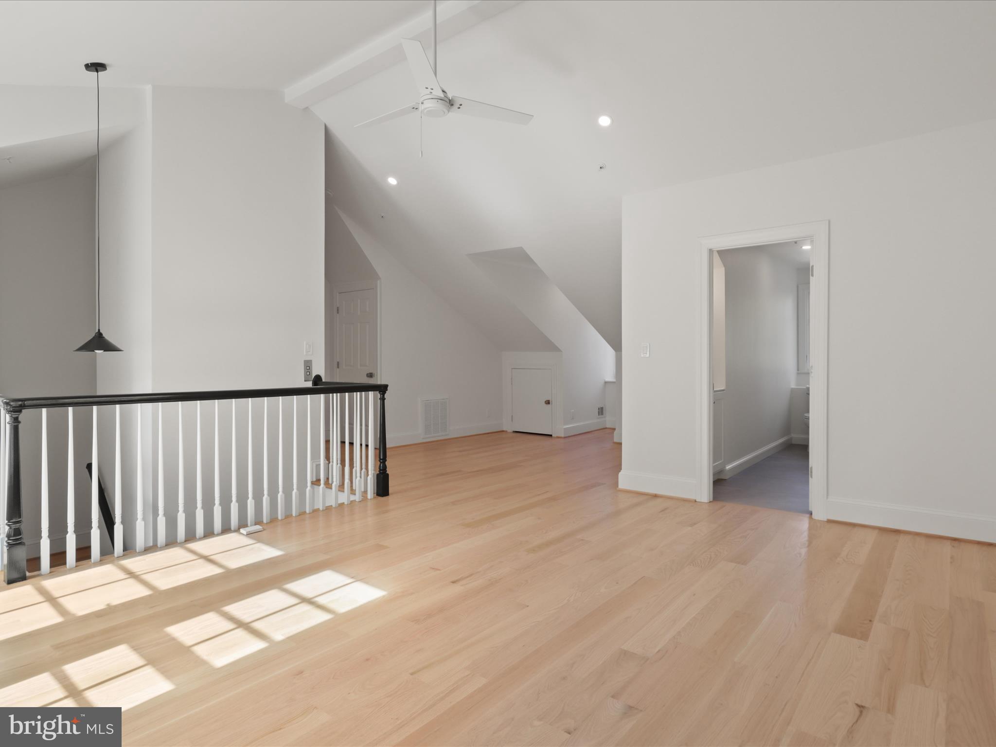 1125 KENSINGTON ROAD