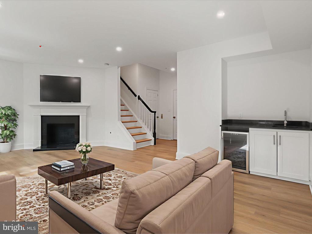 1125 KENSINGTON ROAD