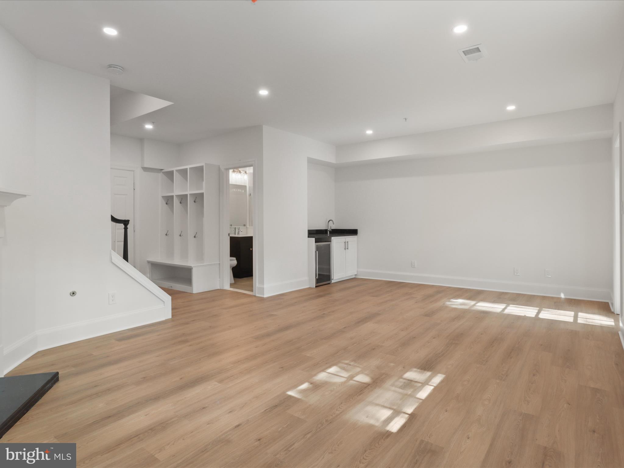 1125 KENSINGTON ROAD