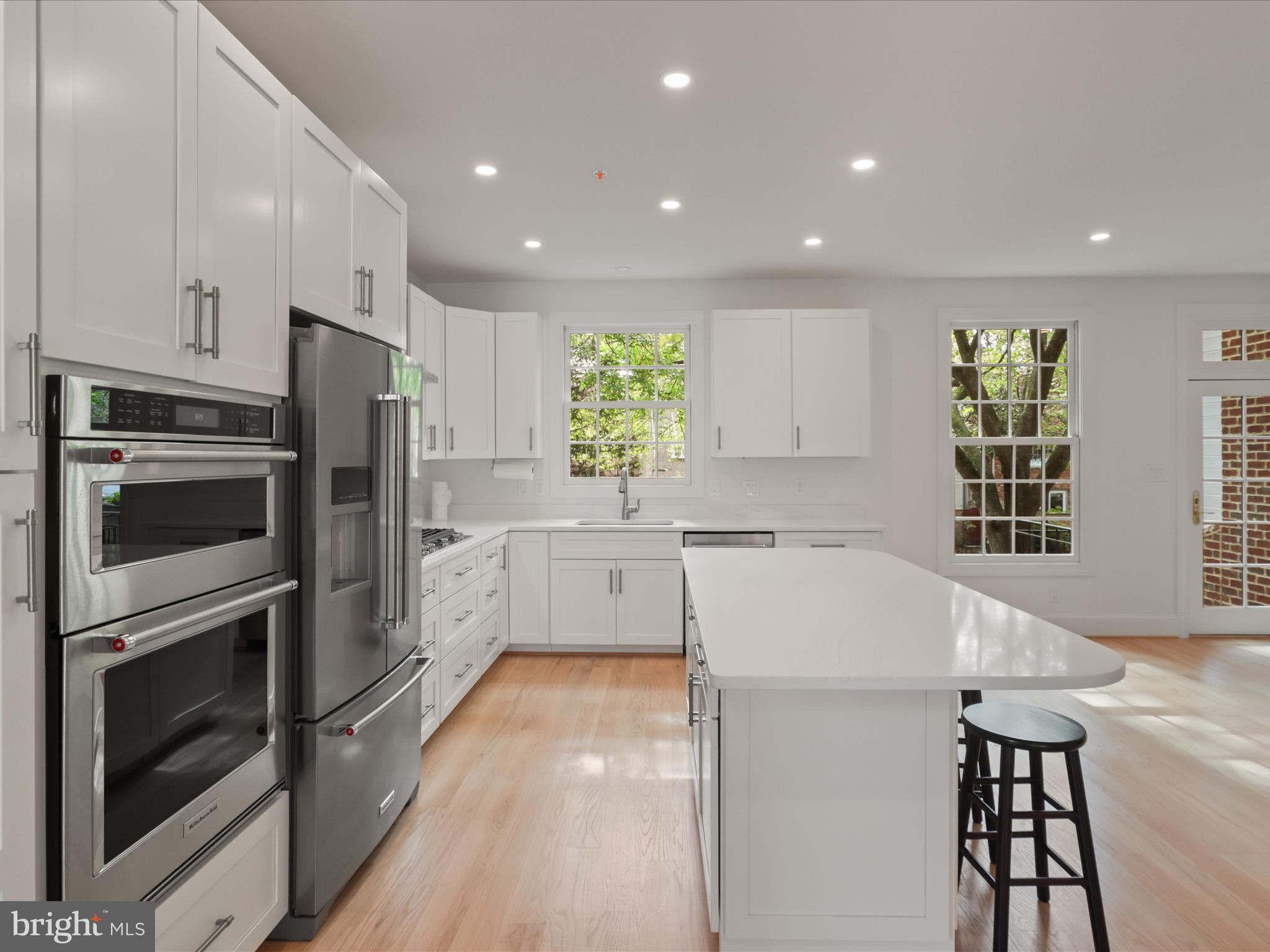 1125 KENSINGTON ROAD