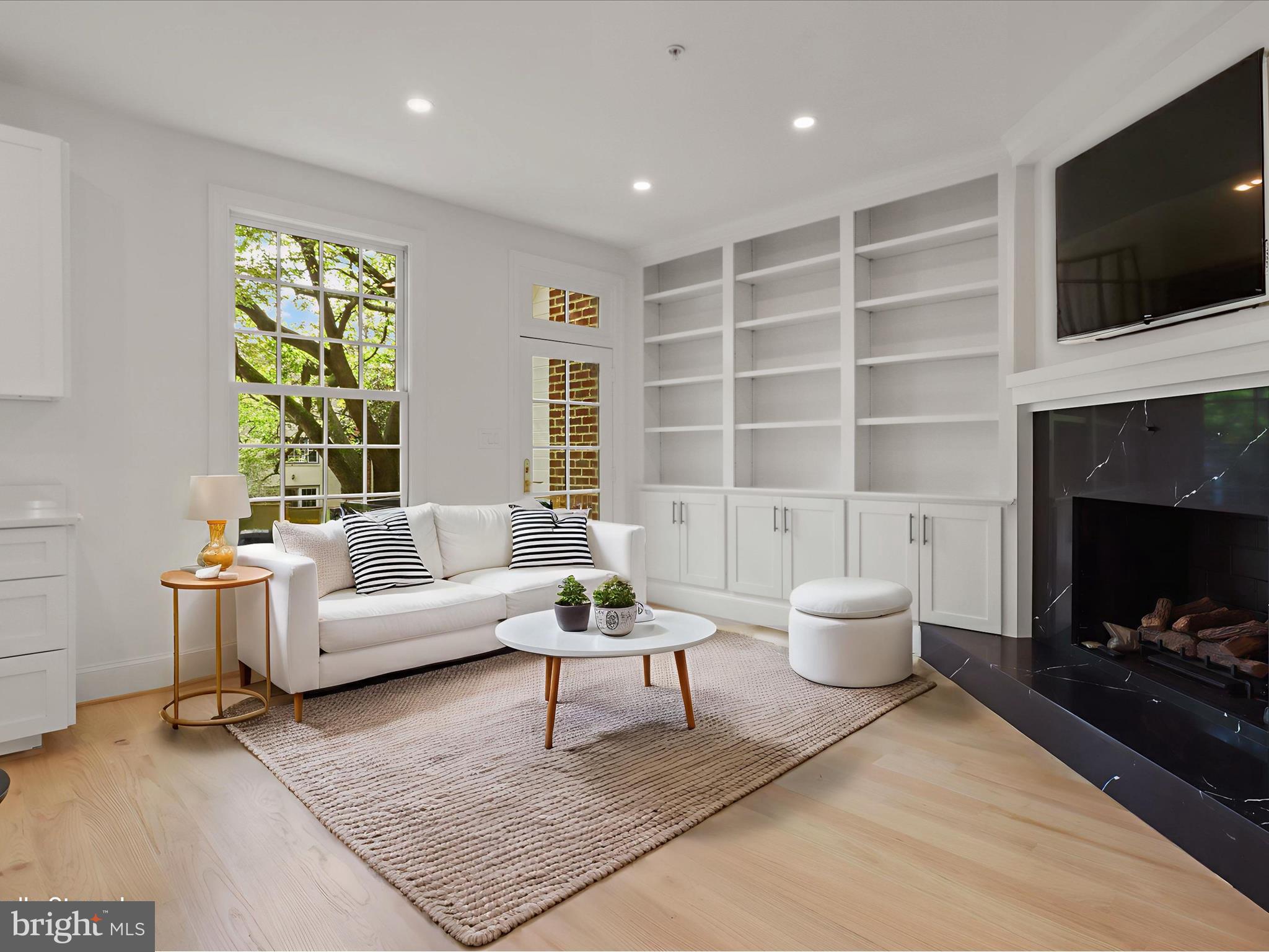 1125 KENSINGTON ROAD