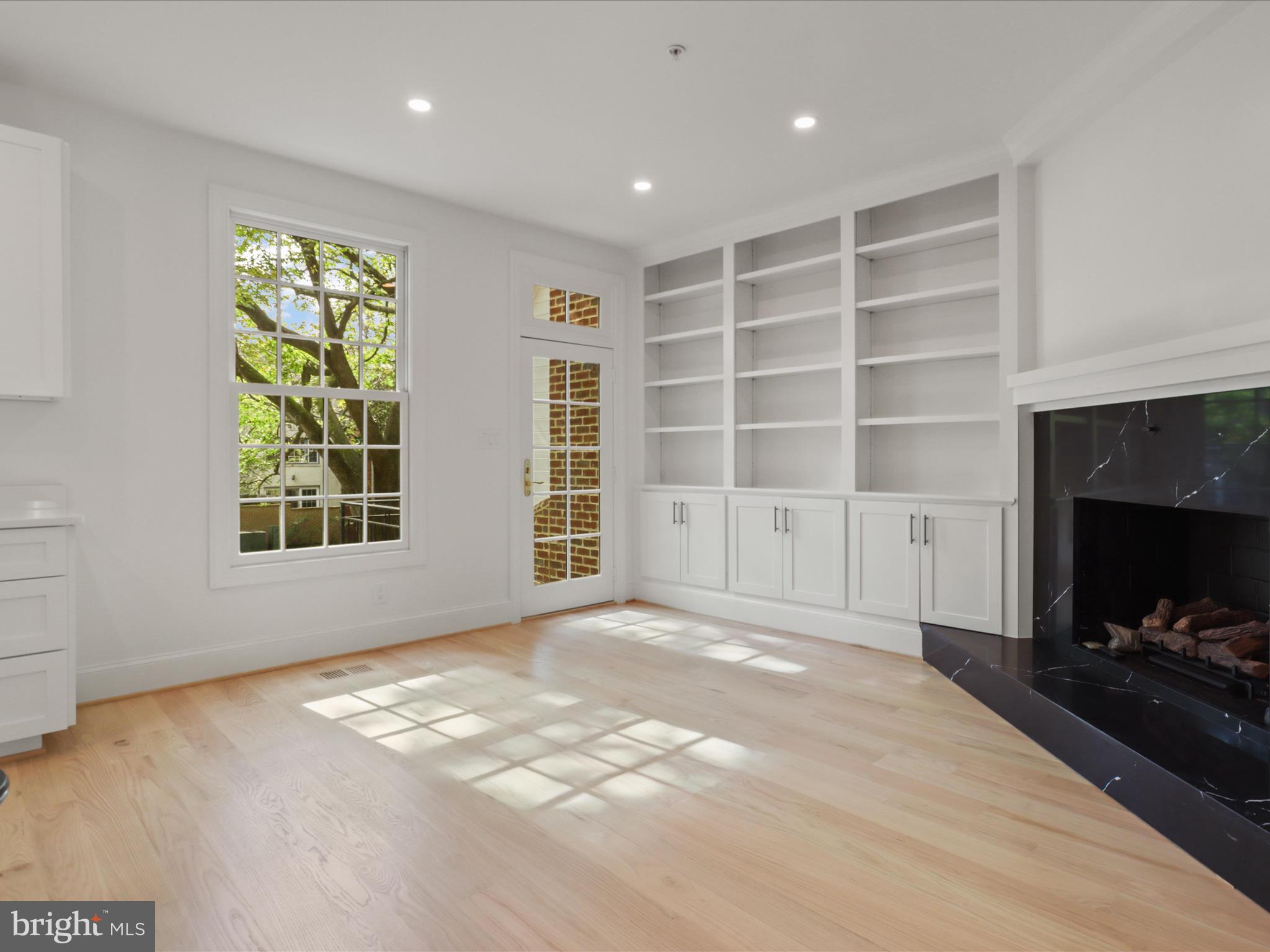 1125 KENSINGTON ROAD