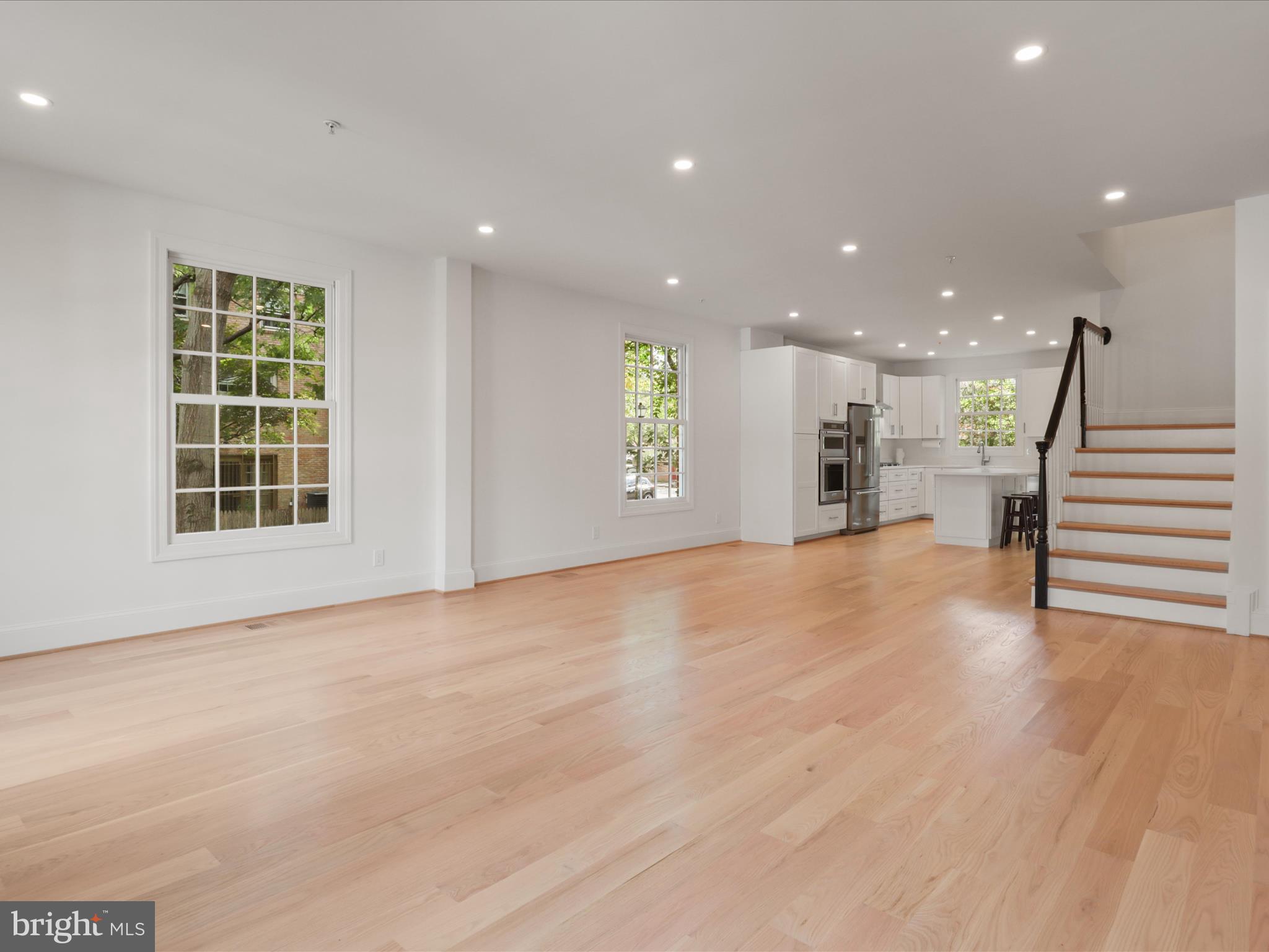 1125 KENSINGTON ROAD