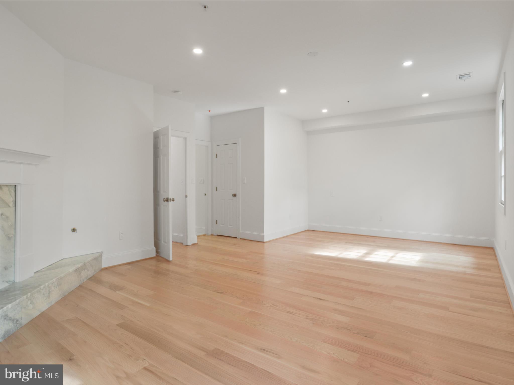 1125 KENSINGTON ROAD