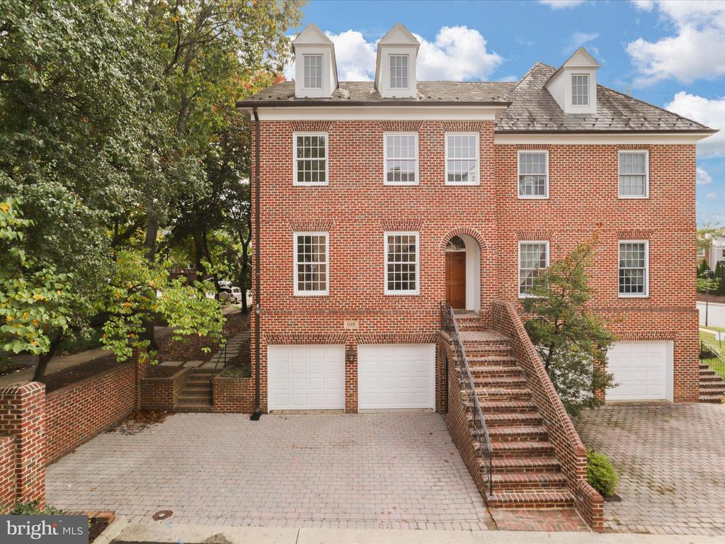 1125 KENSINGTON ROAD