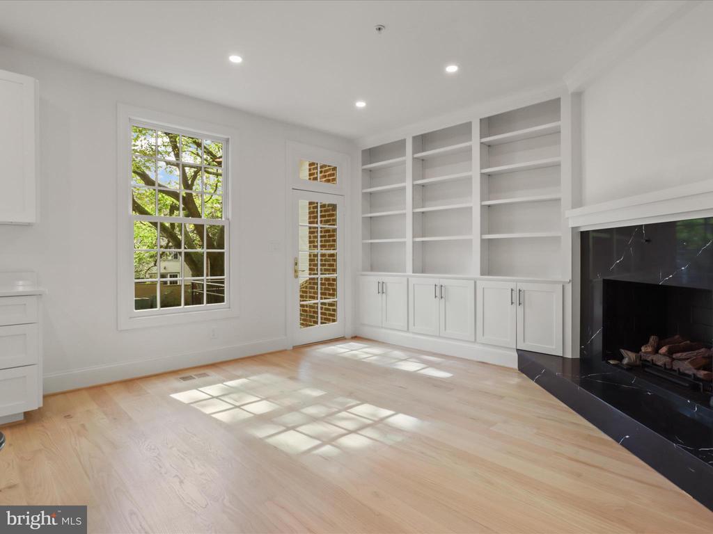 1125 KENSINGTON ROAD