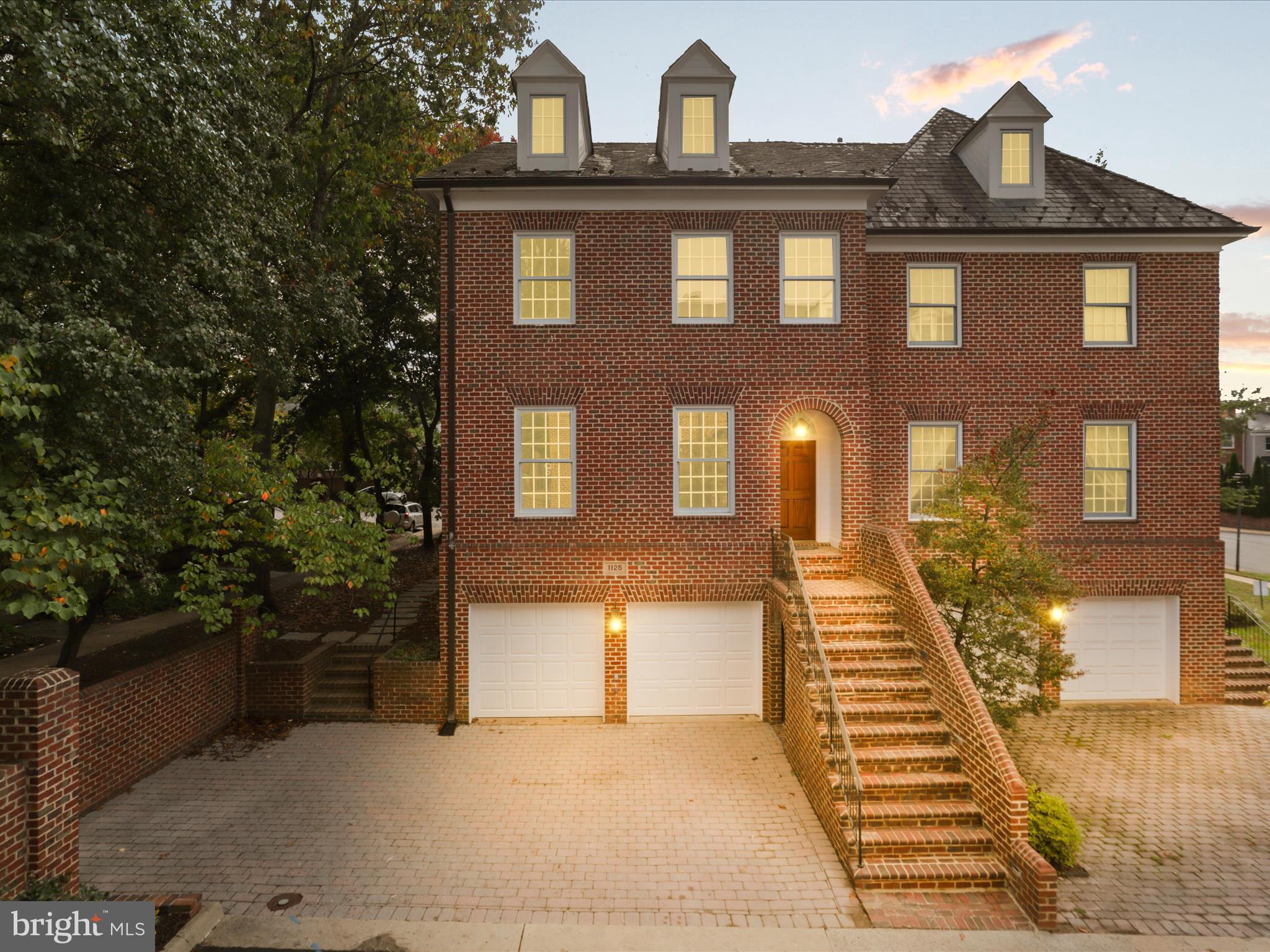 1125 KENSINGTON ROAD