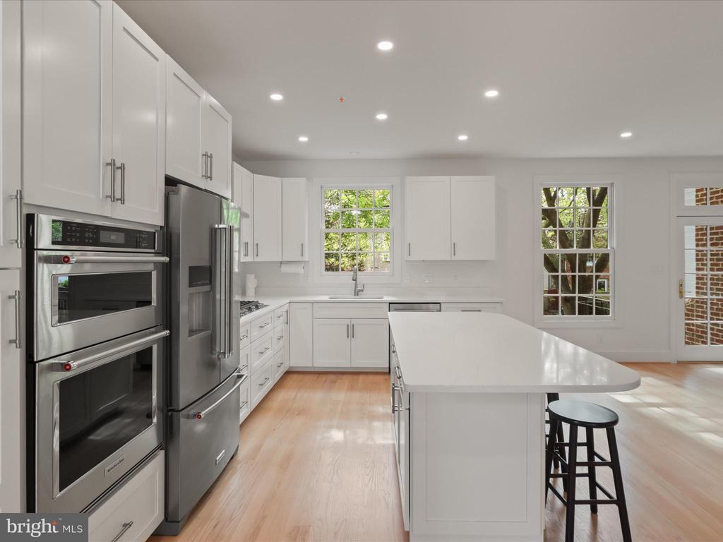 1125 KENSINGTON ROAD