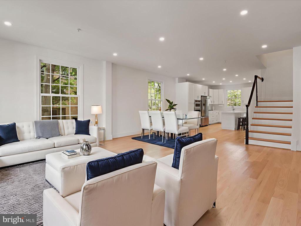 1125 KENSINGTON ROAD